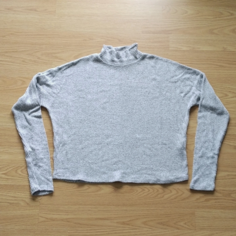 Garage Mock Neck Lightweight Sweater | Size Small